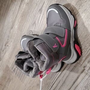 K Komforme Snowboots Size 6